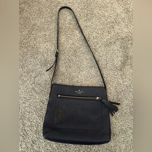 Kate spade medium crossbody used but in good condition